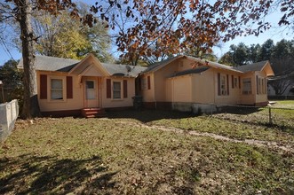 215 E Lake St in Tyler, TX - Building Photo - Building Photo