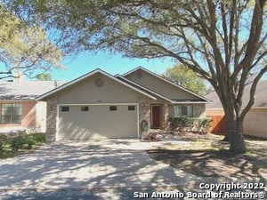 121 Francis Ave in Boerne, TX - Building Photo