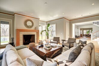 9 Devon Woods Close in Amagansett, NY - Building Photo - Building Photo
