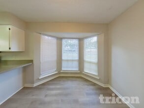 1064 Lana Court in Orange Park, FL - Foto de edificio - Building Photo