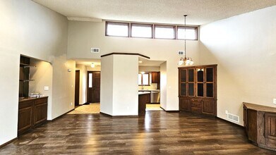 3029 N Longfellow Ct in Wichita, KS - Building Photo - Building Photo
