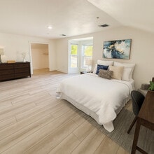 2204 W San Antonio St in New Braunfels, TX - Building Photo - Building Photo