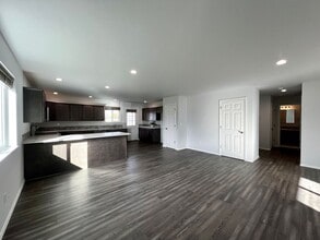 2005 Ledwich Ave in Union Gap, WA - Building Photo - Building Photo