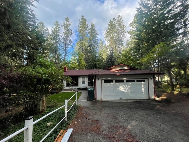 property at 608 S Penny Ln