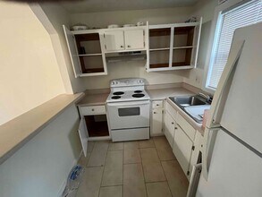 4219 Snake Rd in Athens, AL - Foto de edificio - Building Photo