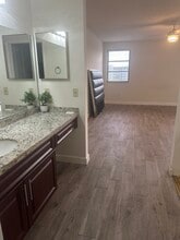 2240 N Cypress Bend Dr in Pompano Beach, FL - Building Photo - Building Photo