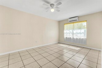 555 SW 16th Ave in Miami, FL - Building Photo - Building Photo