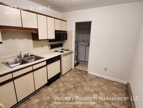 731 E Gay St in Harrisonburg, VA - Building Photo - Building Photo
