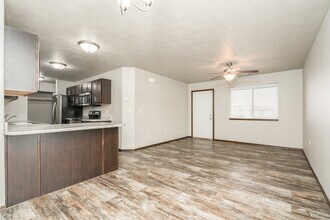 Graystone Townhomes in Sioux Falls, SD - Building Photo - Building Photo