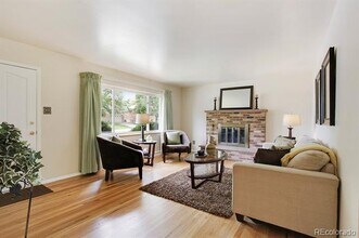 6741 E La Salle Pl in Denver, CO - Foto de edificio - Building Photo