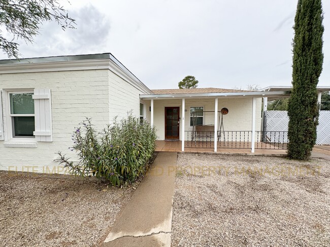 1723 N Desmond Ln in Tucson, AZ - Building Photo - Building Photo