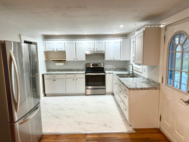 property at 72 Sunshine Dr