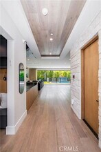 5517 Allott Ave in Los Angeles, CA - Building Photo - Building Photo