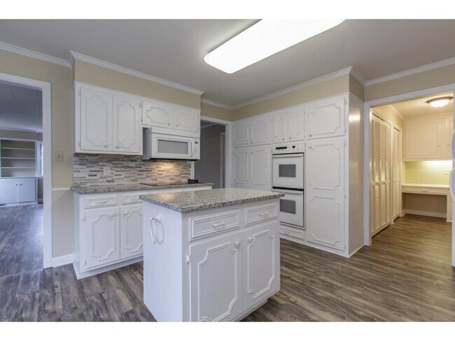 147 Tarleton Ave in Burlington, NC - Building Photo - Building Photo