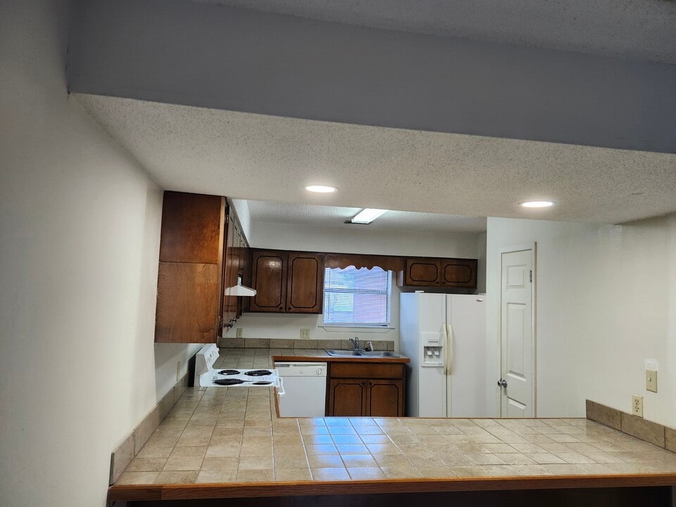 44 5th St in Shalimar, FL - Foto de edificio