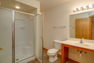 Prairie Villa Senior Apartments in Pleasant Prairie, WI - Foto de edificio - Interior Photo