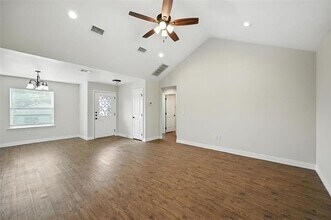 913 N Barrett Ave in Denison, TX - Building Photo - Building Photo
