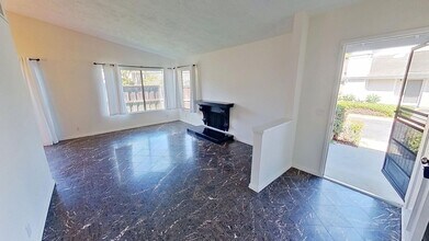 451 Cannon Green Dr in Goleta, CA - Building Photo - Building Photo