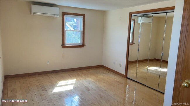 508 Chamberlin St in East Meadow, NY - Building Photo - Building Photo