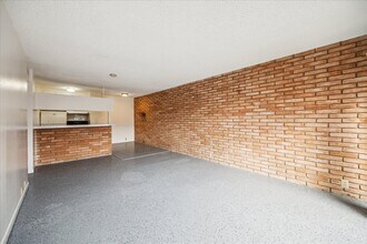 3258 W Main St in Houston, TX - Building Photo - Building Photo