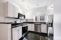 269 Bolton St, Unit 2 in Boston, MA - Building Photo - Building Photo