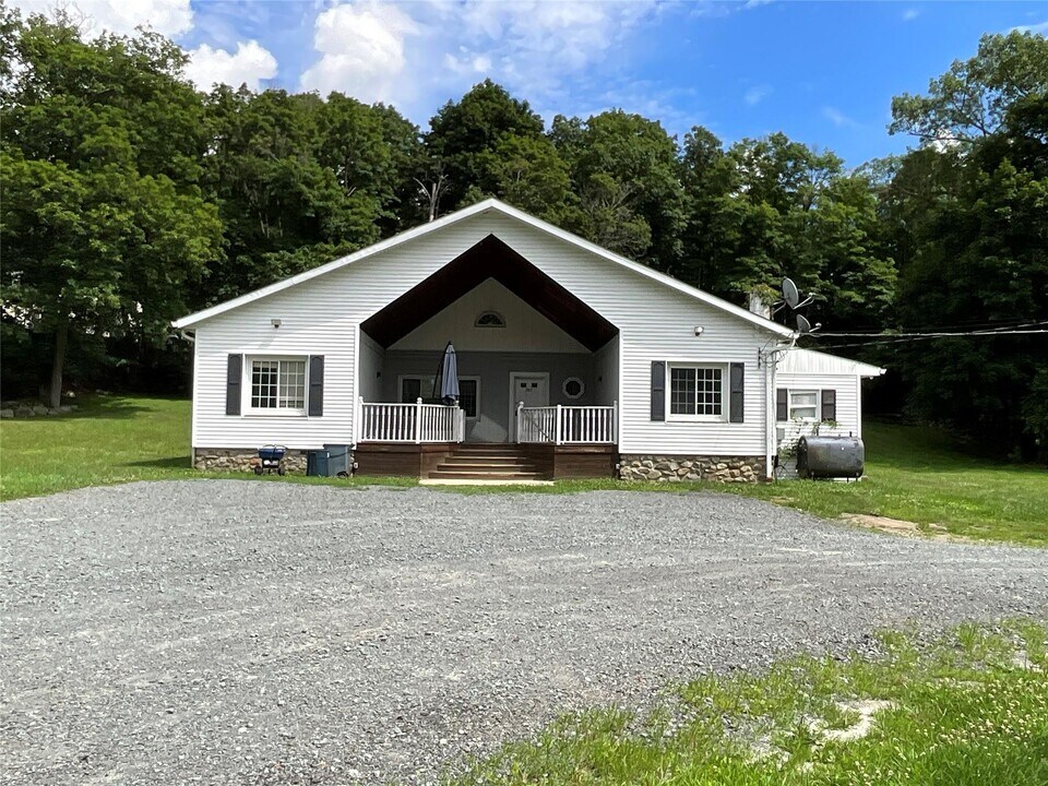287 Seven Springs Mountain Rd in Monroe, NY - Building Photo