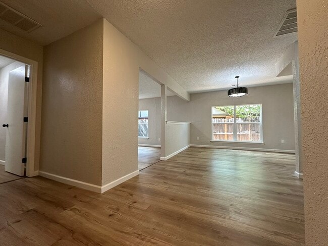 8915 N Rockwell Dr in Oklahoma City, OK - Building Photo - Building Photo