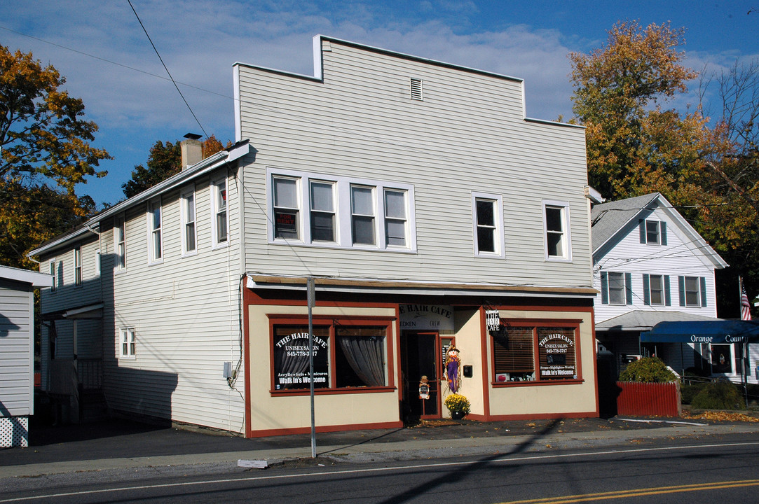 26 E Main St in Walden, NY - Building Photo