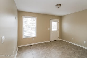 3219 Welman Dr in Louisville, KY - Foto de edificio - Building Photo