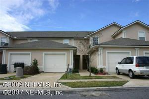 877 Southern Creek Dr in Jacksonville, FL - Foto de edificio