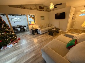 1740 Peregrine Dr in Mountain Home, ID - Foto de edificio - Building Photo