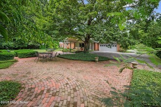 2102 Northfield Dr in Louisville, KY - Building Photo - Building Photo