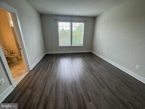 2924 Osprey Way in Frederick, MD - Foto de edificio - Building Photo