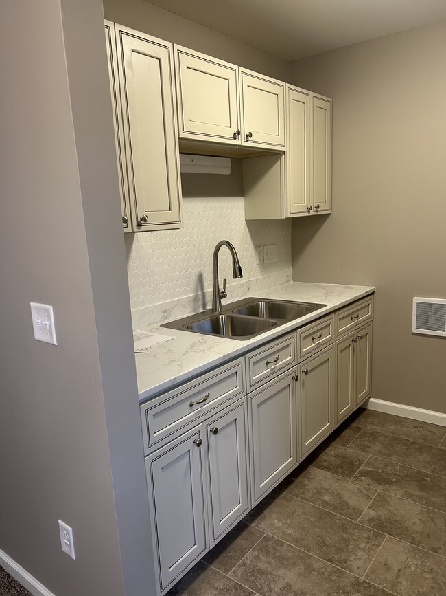 5452 Dunmore Dr in West Chester Township, OH - Building Photo - Building Photo