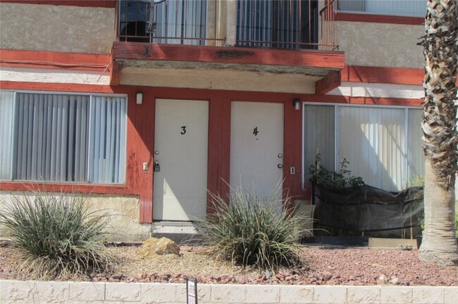 1085 Chaparral Dr in Bullhead City, AZ - Building Photo - Building Photo