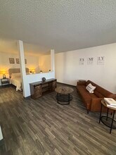 Vista Alegre Apartments in Santa Fe, NM - Foto de edificio - Building Photo