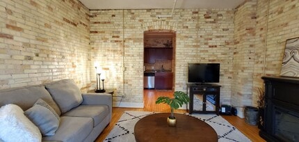 810 Cottageview Dr in Traverse City, MI - Building Photo - Building Photo