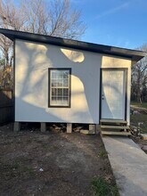 140 N Acres Dr in Dallas, TX - Foto de edificio - Building Photo