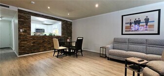 2965 Pharr Ct S Northwest in Atlanta, GA - Building Photo