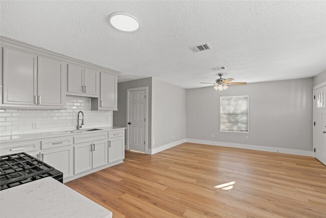 property at 915 Avenue E