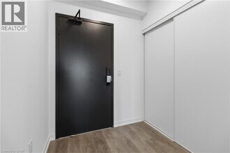 4878 Powers Cmn in Burlington, ON - Building Photo - Building Photo