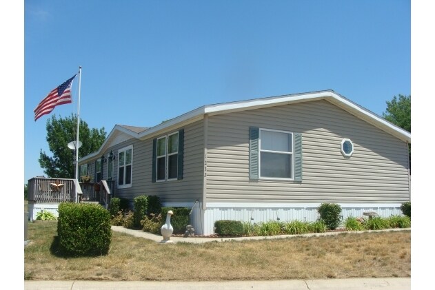 Meadowbrook Golf Estates in Anderson, IN - Foto de edificio