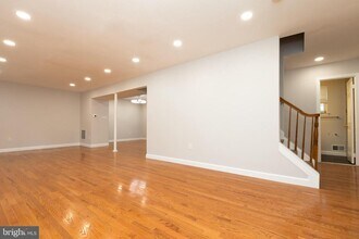 9004 Roundleaf Way in Gaithersburg, MD - Building Photo - Building Photo