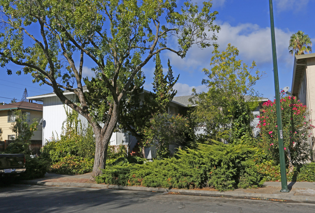 209 Milbrae Ln in Los Gatos, CA - Foto de edificio