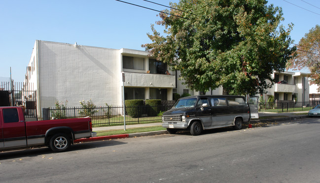 9027 Tobias Ave in Van Nuys, CA - Building Photo - Building Photo