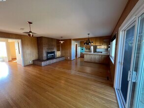 2755 Pineridge Rd in Castro Valley, CA - Building Photo - Building Photo