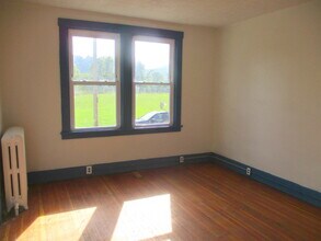 326 Park Rd, Unit 1st Fl. in Ambridge, PA - Building Photo - Building Photo