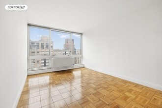215 E 96th St in New York, NY - Building Photo - Building Photo
