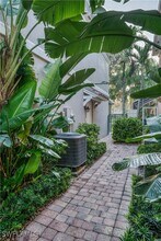 5633 Cove Cir in Naples, FL - Building Photo - Building Photo