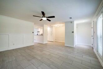 1329 Country Pl Dr in Houston, TX - Building Photo - Building Photo